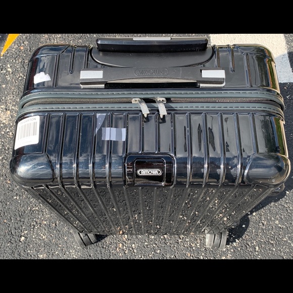 rimowa salsa deluxe 22